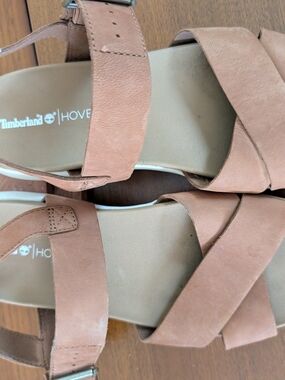 Timberland Women’s Tan Leather Cross-Strap Sandals